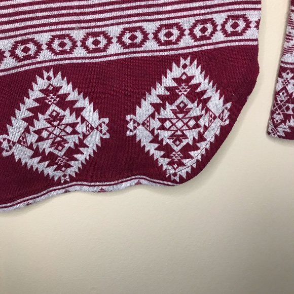 RUE21 Long Sleeve Rounded Hem Top with Aztec Print - Picture 5 of 6